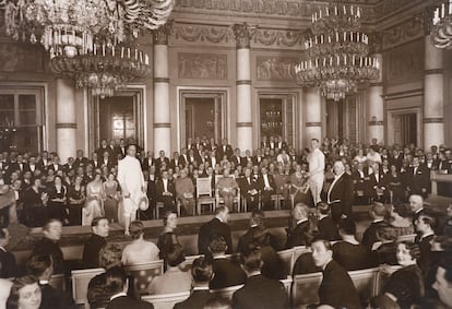 Lutte historique entre Giuseppe Mangiarotti et Lucien Gaudin, le 8 avril 1933, dans le Palazzo Spinola à Milan. 