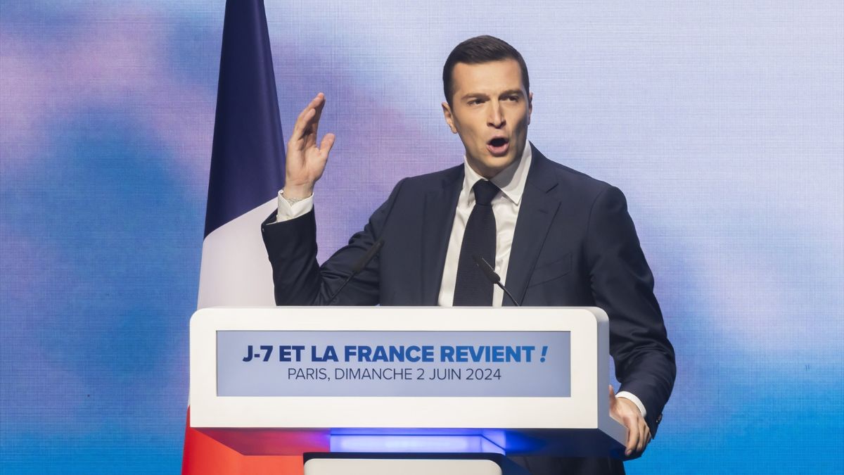 Jordan Bardella lors d'un groupe national MIT