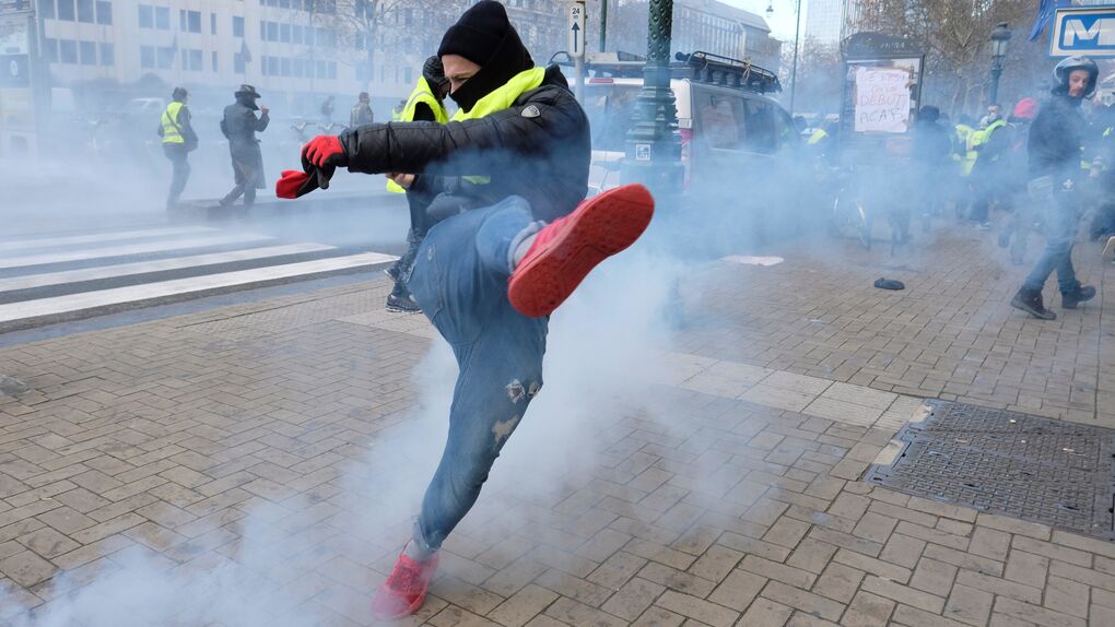 Les syndicats français renaissent des gilets jaunes après les avoir utilisés à la commodité