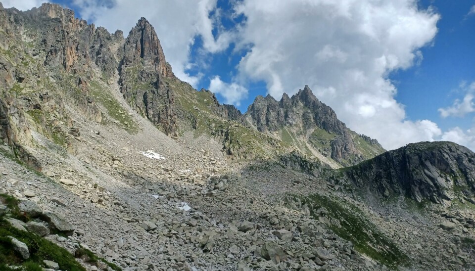 Vue des rochers montagneux