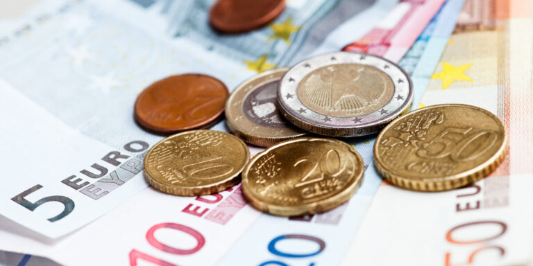 Le salaire minimum français va augmenter de 2,4% au 1er juin 2026