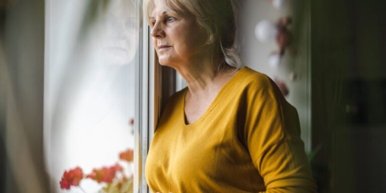 Que se passe-t-il si un parent âgé vivant avec nous en France nous survit ?