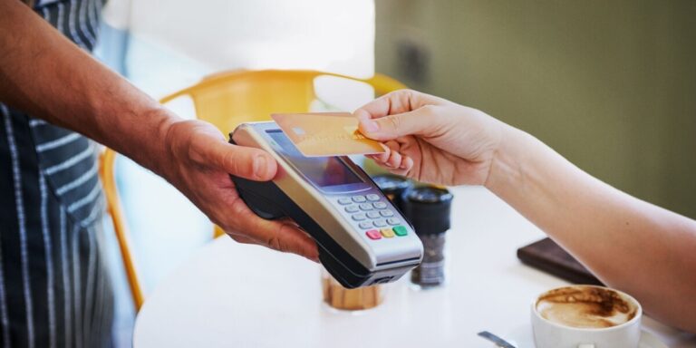 Que se passerait-il si Visa et Mastercard cessaient de fonctionner en France ?
