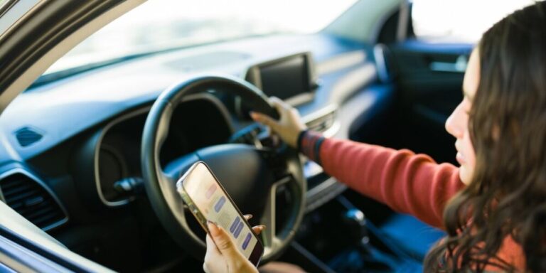 De plus en plus de conducteurs risquent une perte instantanée de leur permis en France pour avoir utilisé le téléphone