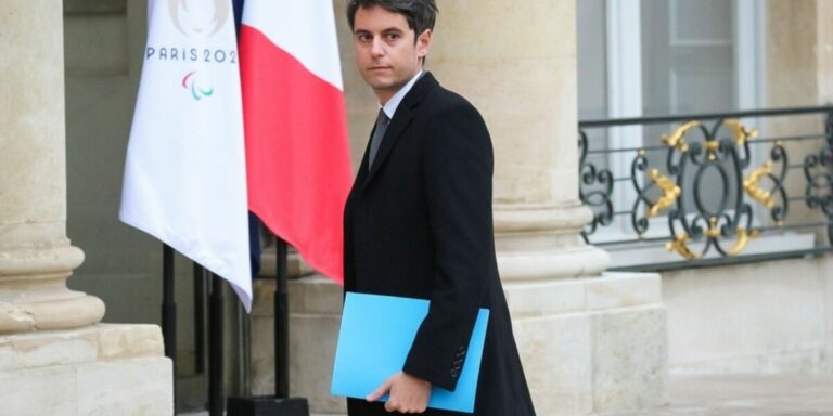Le candidat à la présidentielle française Gabriel Attal appelle au retour du Royaume-Uni dans l&rsquo;UE