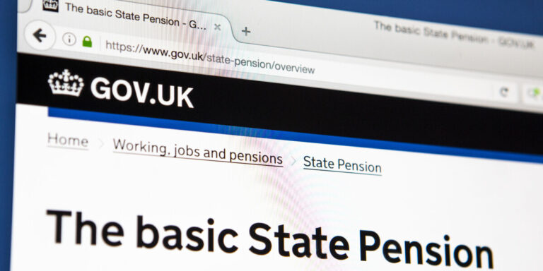 Puis-je ajouter mes années de travail au Royaume-Uni à une pension française ?
