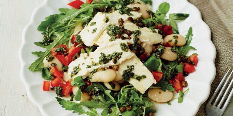 Recette : Salade de haricots beurre, brie et câpres croustillantes