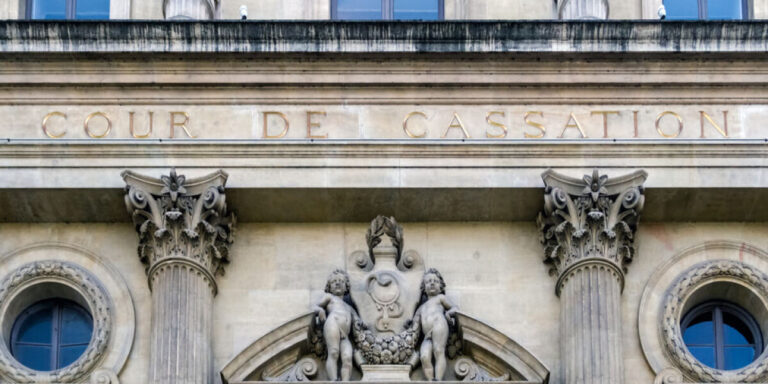 Un promoteur immobilier condamné à rembourser 28 800 € en raison d&rsquo;un patrimoine français surévalué