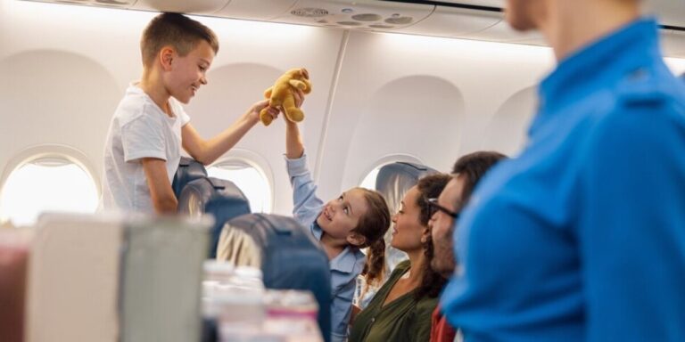 Approbation de nouveaux droits des passagers aériens dans l’UE : quels changements pour les voyageurs