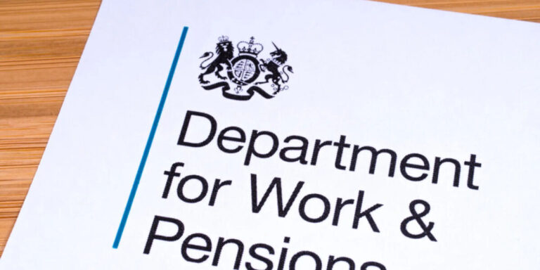 De possibles changements dans les retraites au Royaume-Uni inquiètent les Britanniques en France