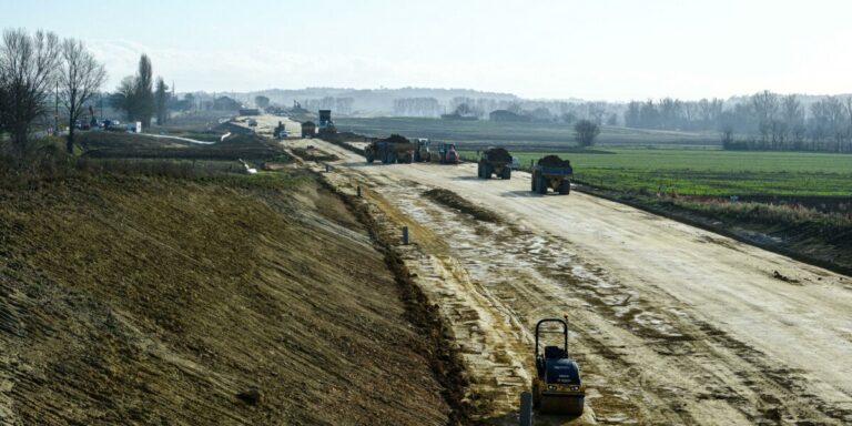 L&rsquo;autoroute A69 controversée dans le sud-ouest de la France va continuer après la fin de la bataille judiciaire