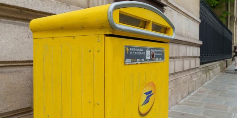 Le syndicat des postes français s&rsquo;inquiète des réductions proposées à La Poste