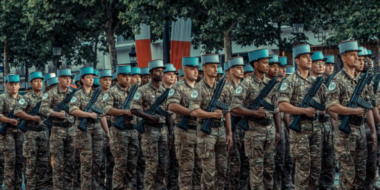 Pourquoi le défilé militaire du 14 juillet divise-t-il l&rsquo;opinion publique ?