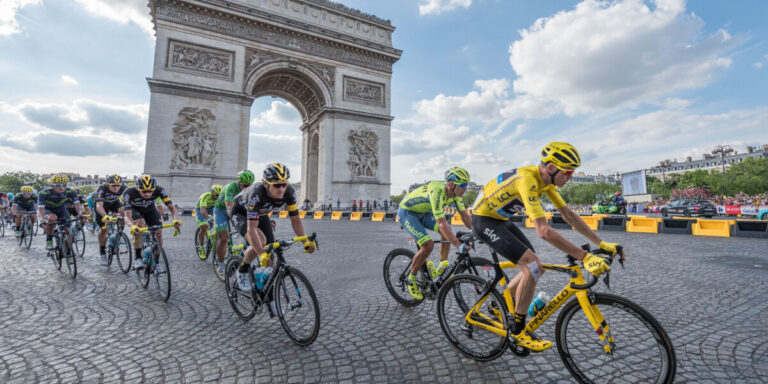 Pourquoi les cyclistes du Tour de France sont-ils appelés « coureurs » en français ?