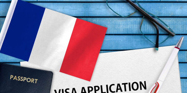 Quelles sont les « exigences locales » pour que le conjoint d&rsquo;un citoyen de l&rsquo;UE puisse rester en France