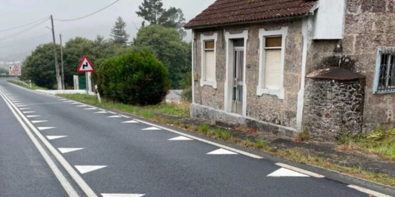 Quels sont les nouveaux symboles routiers « dents de dragon » que les personnes conduisant en Espagne peuvent voir ?