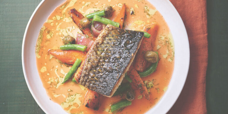 Recette : Rouget poêlé d&rsquo;oranges et de fenouil, carottes rôties et vinaigrette de carottes et graines de fenouil