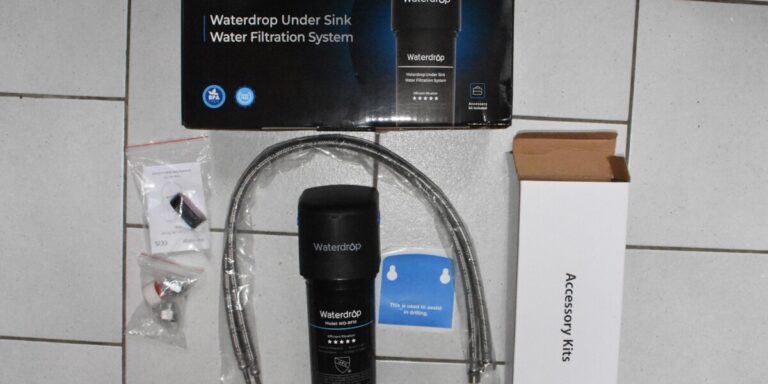 Remplacer le filtre à eau dans une maison française est devenu un cauchemar de bricolage pendant deux mois