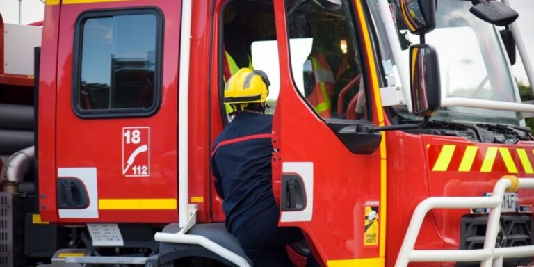Un homme arrêté après avoir brûlé des déchets de jardin déclenche un incendie en Dordogne