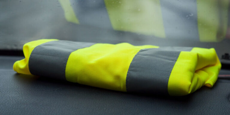 Combien de gilets haute visibilité devez-vous avoir dans votre voiture en France ?