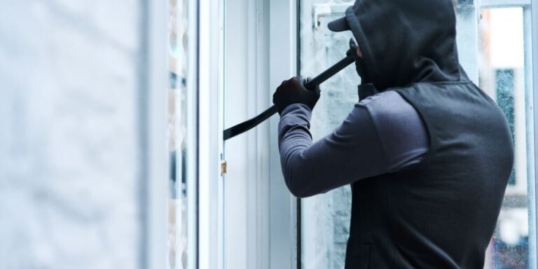 La France connaît une augmentation des cambriolages en été : conseils pour rester en sécurité
