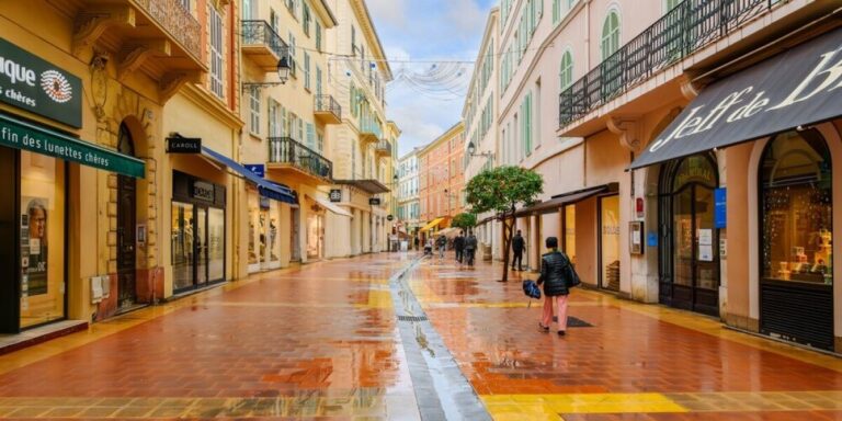 La pluie arrive dans le nord de la France alors que de fortes tempêtes frappent le sud