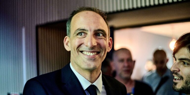 Le centre-gauche Raphaël Glucksmann annonce sa candidature à la présidence française