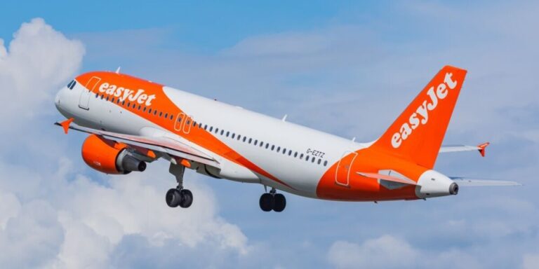 Le personnel de cabine d&rsquo;EasyJet menace de faire grève tout au long du mois d&rsquo;août en France