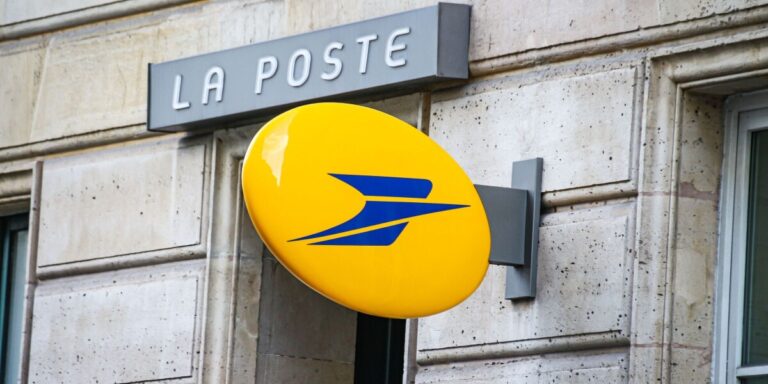 Les perturbations postales entre les États-Unis et la France rendent l&rsquo;envoi de cadeaux coûteux – comment contourner ce problème