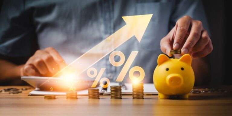 Puis-je réinvestir une somme forfaitaire pour éviter l’impôt français ?