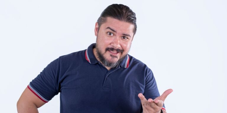 Quel est le mot français pour je-sais-tout ?