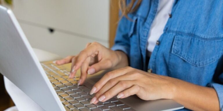 Une femme licenciée pour avoir travaillé à distance depuis la France perd son appel
