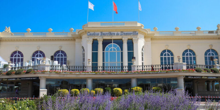 Vous pariez! Les histoires derrière certains des casinos les plus historiques de France