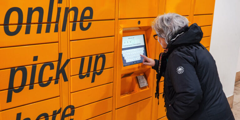 Amazon abandonne la livraison gratuite de livres dans ses consignes en France