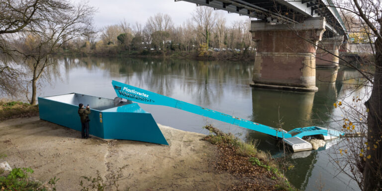 La France se tourne vers les barrières fluviales pour réduire la pollution plastique