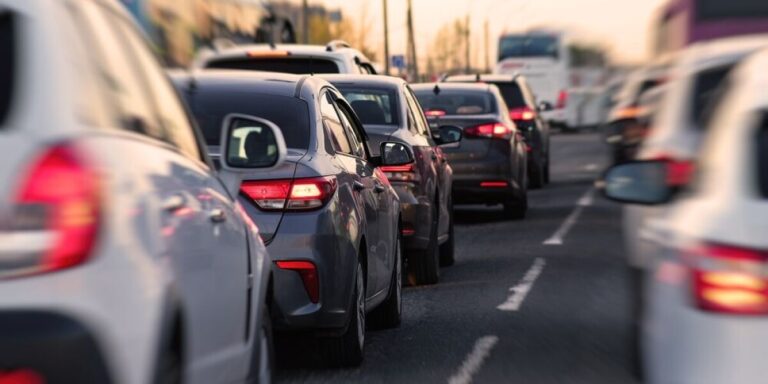 La France va relancer son programme d&rsquo;aide au carburant et l&rsquo;étendre à 5,5 millions de conducteurs