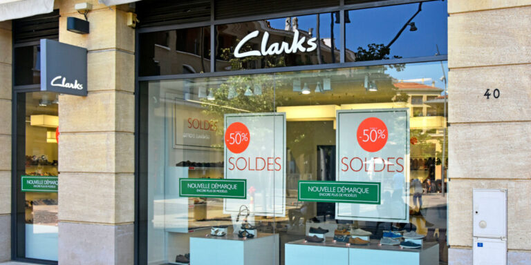 La marque de chaussures britannique Clarks ouvre un deuxième magasin à Paris dans le cadre de son expansion en France