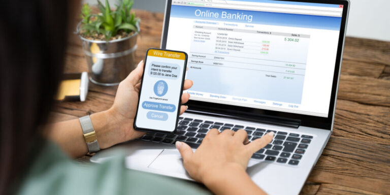 Les banques françaises peuvent-elles exiger un numéro de mobile français ?