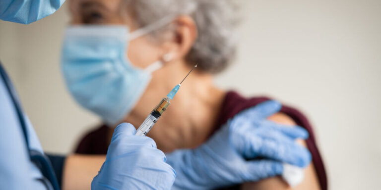 Les cas de Covid-19 augmentent en France avant la campagne de vaccination