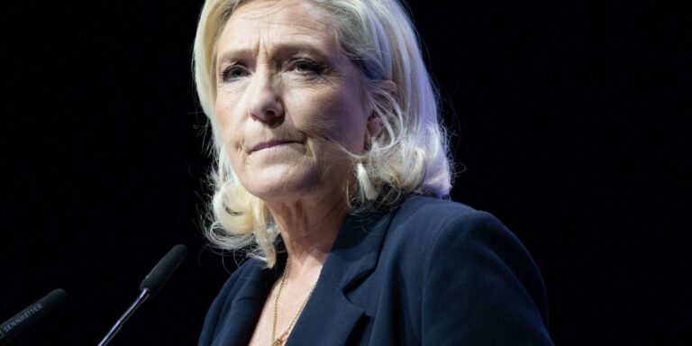 Marine Le Pen présente les politiques de « préférence nationale » pour le secteur immobilier français