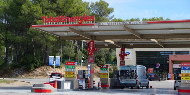 Pourquoi les prix des carburants sont-ils si différents à travers la France ?