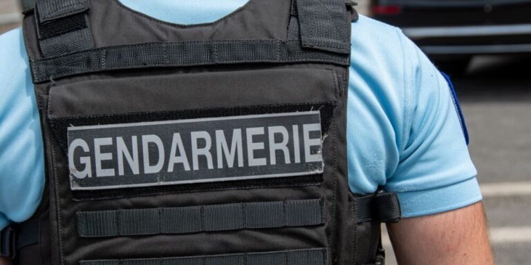 Un Britannique percute une voiture sur la terrasse d&rsquo;un café, blessant trois personnes dans le sud-ouest de la France