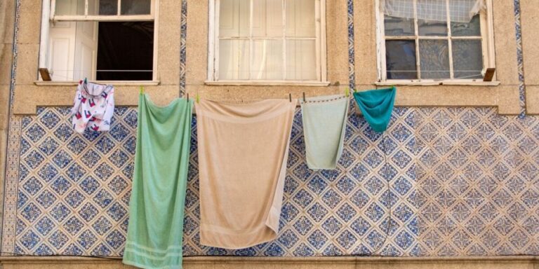 Une ville du sud-ouest de la France interdit de faire sécher le linge à l&rsquo;extérieur