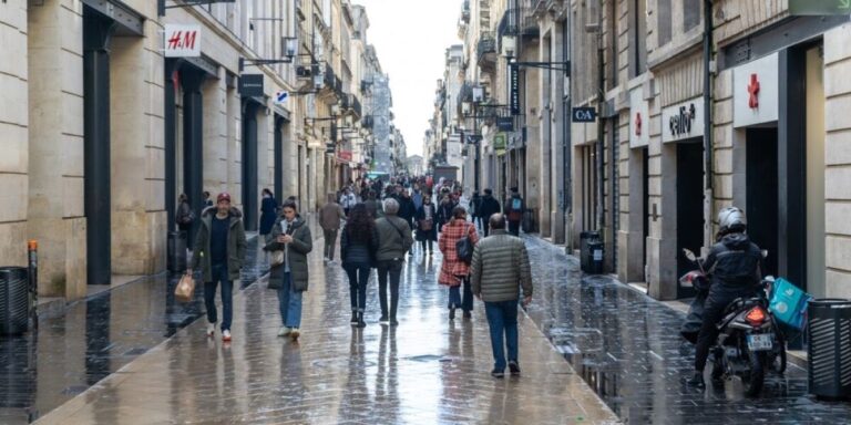 Alertes tempête levées dans le sud de la France, pluie et vent dans le nord