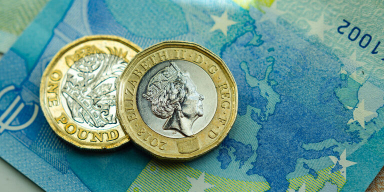 Bonne nouvelle pour les Britanniques en France alors que le GBP atteint son plus haut niveau depuis 17 mois contre l&rsquo;EUR