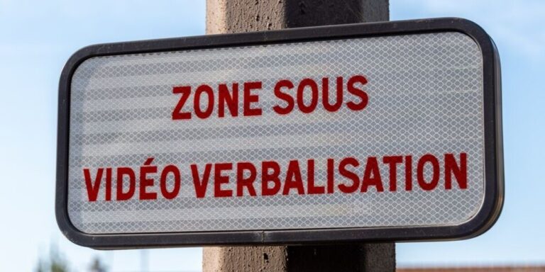 La vidéosurveillance des conducteurs s&rsquo;étend à plus de 500 villes françaises