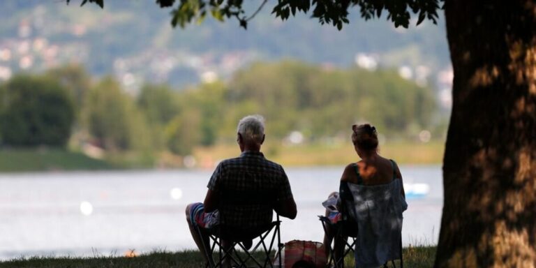 Le budget 2027 vise les retraites : les retraités étrangers sont-ils concernés ?