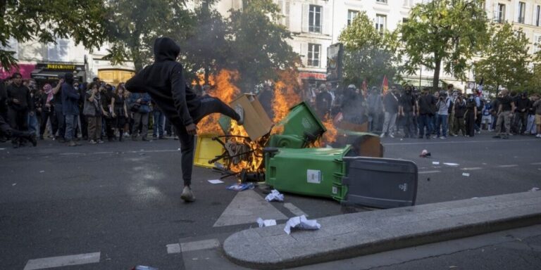 Les commerçants français doivent renforcer la sécurité avant les manifestations du week-end