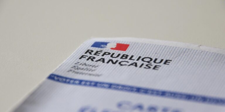 Les émeutes françaises signifient que le second tour des élections sera le choix entre deux extrêmes