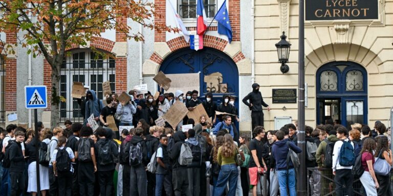 Manifestations dans un tiers des lycées en France, blocages désormais dans dix universités